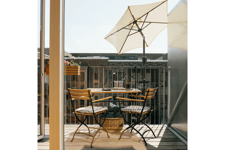 HSGOODS | Frida balcony parasol with hoist and tilt