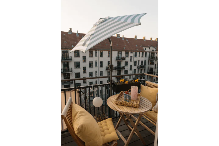 HSGOODS | Frida stripe parasol with hoist and tilt